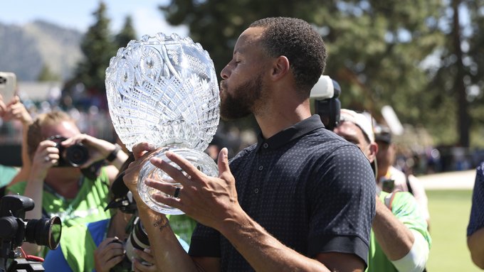 库里谈高尔夫致胜挥杆:就像小时候渴望像科比那样投中压哨球一样