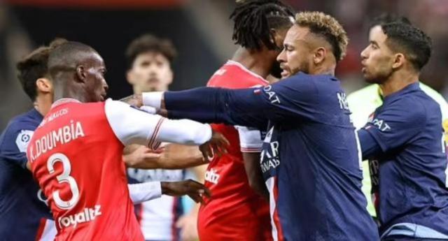 电子竞技下注-巴斯滕：内马尔很脏 他能对别人犯规 别人不能碰他